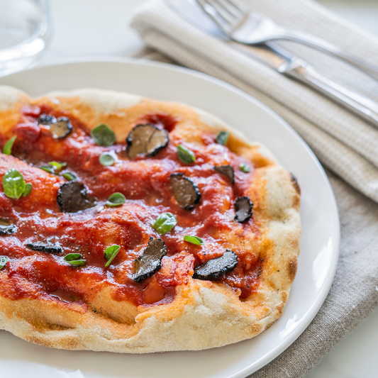 Pinsa romana con tartufo e pomodoro